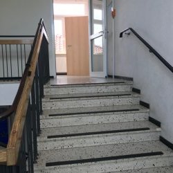 treppenaufgang_klassentrakt_2